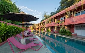 Pinkcoco Gili Trawangan - Constant Surprises - For Cool Adults Only
